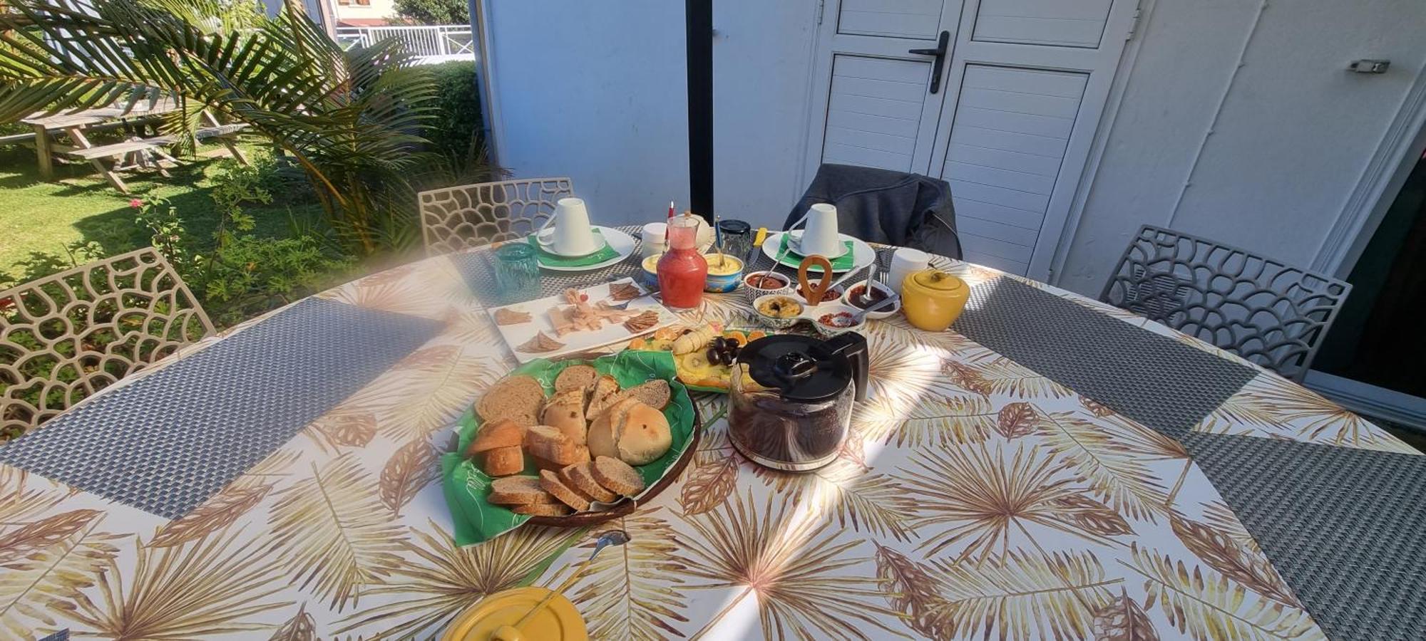 Le Palmier De La Paix Bed & Breakfast Le Tampon Luaran gambar